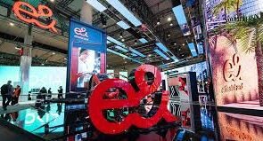 E& logo