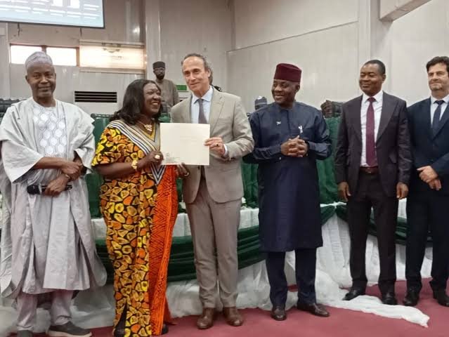 An image of the representative of Nigerian universities and FG