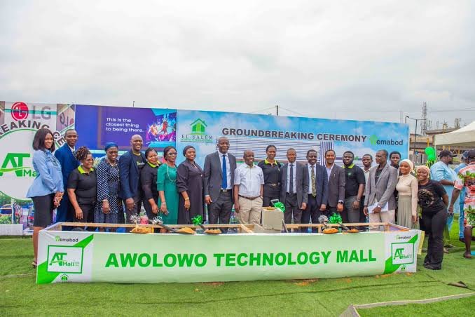 An image of Engineers at Awolowo Tech Mall, Ikeja Lagos.
